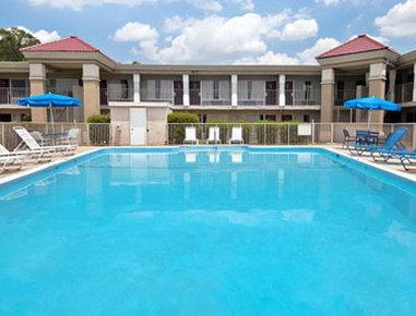 Clarion Hotel Lumberton